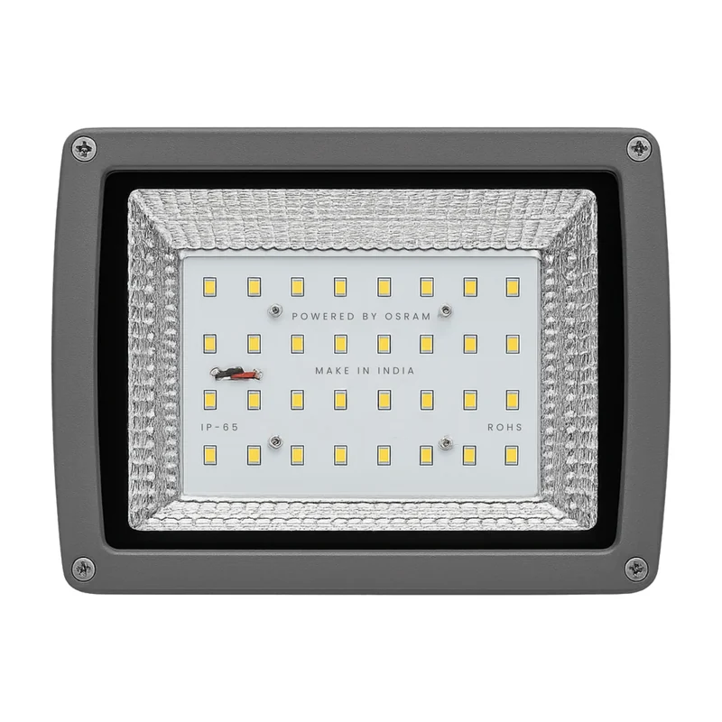Xera Tech 50W Flood Light Back Choke Glass Model – front view of the 50W LED Flood Light