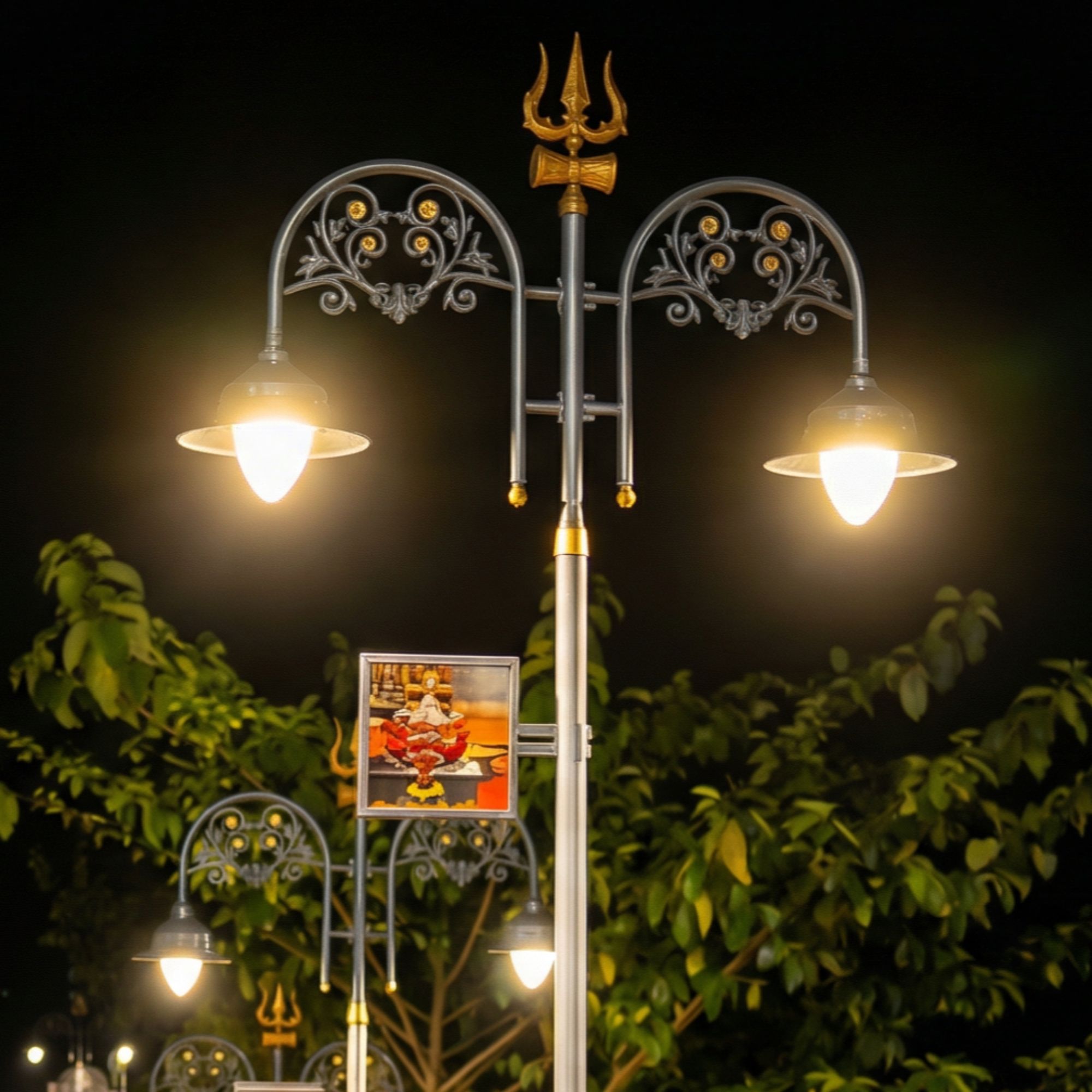 30W Decorative Street Light Decorative Double Arm – back view showing driver and heat sink | Xera Tech