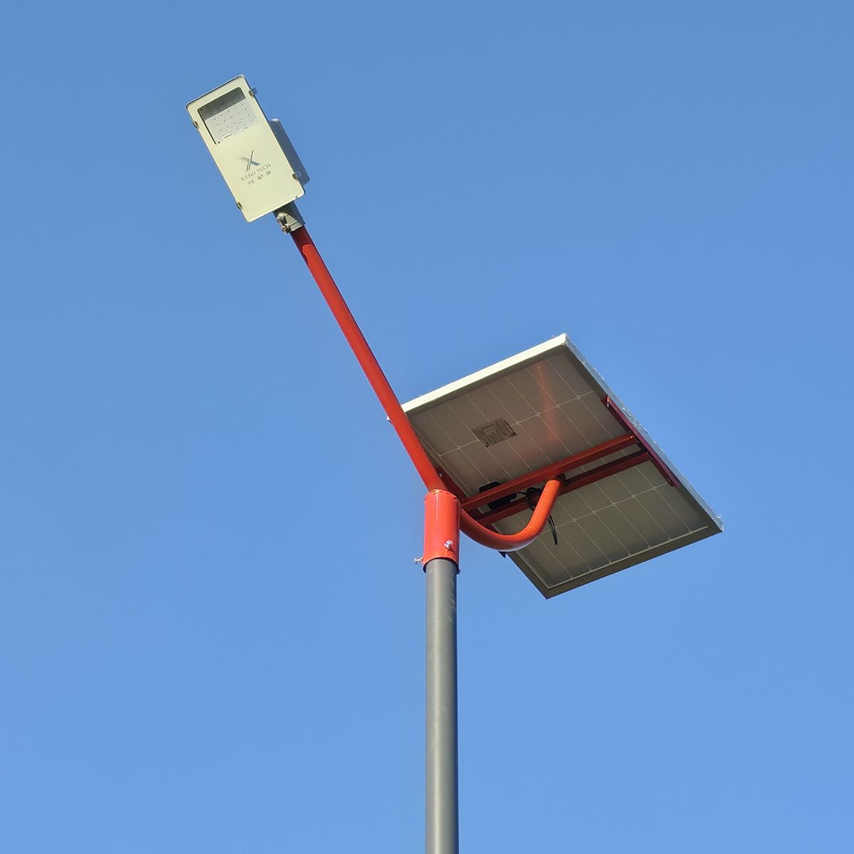 20W Solar Street Light with Decorative Red Arm