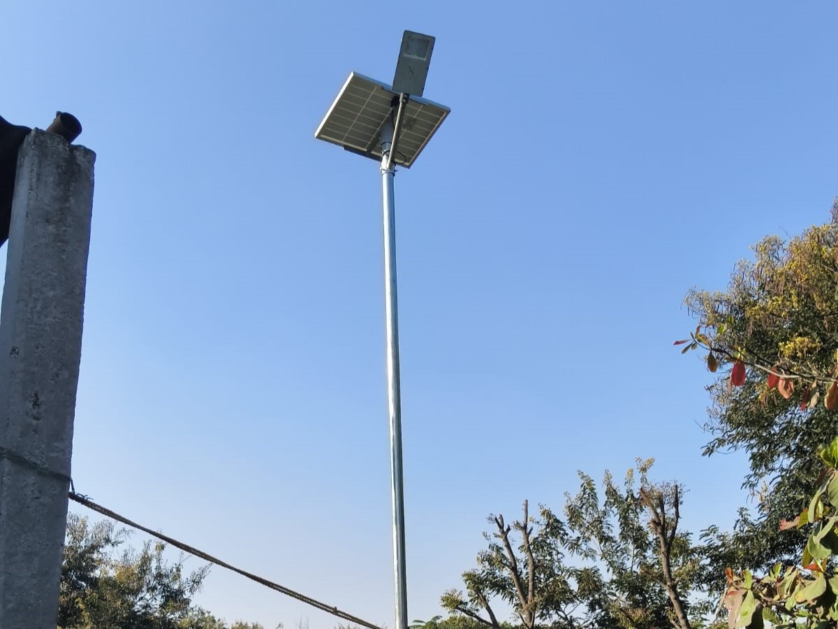 Solar street light installation at Kopargaon thumbnail 2