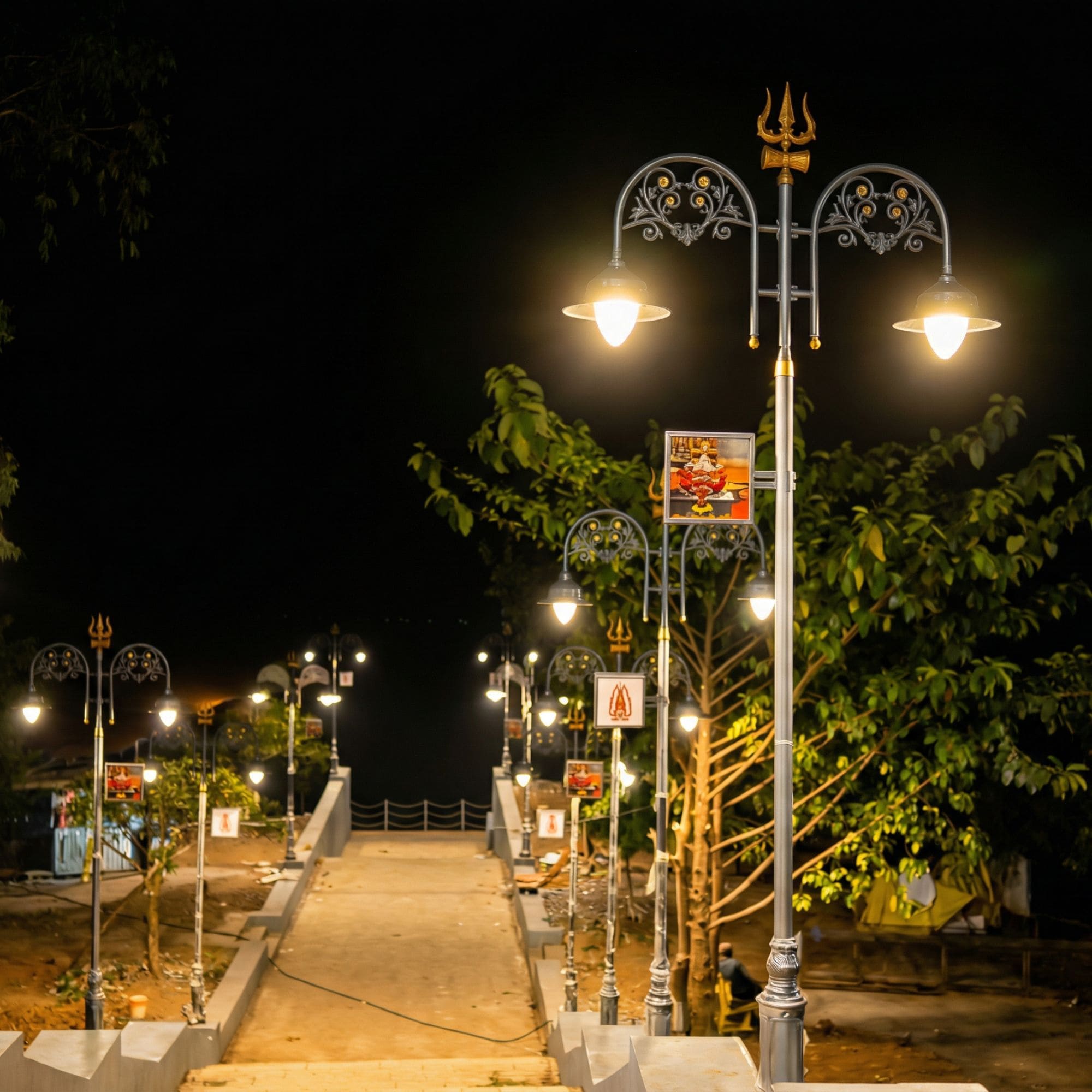 Trishul theme Decorative Street Light at Shree Rameshwar Temple thumbnail 2