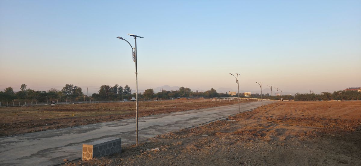 Decorative solar pole installed in Nashik road project