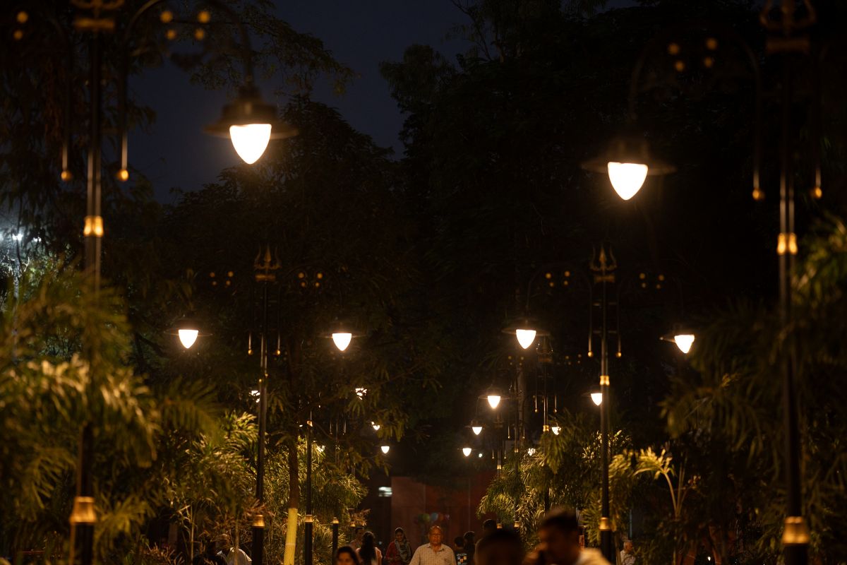 Ornamental dual-arm poles at Suvarna Smruti Udyan