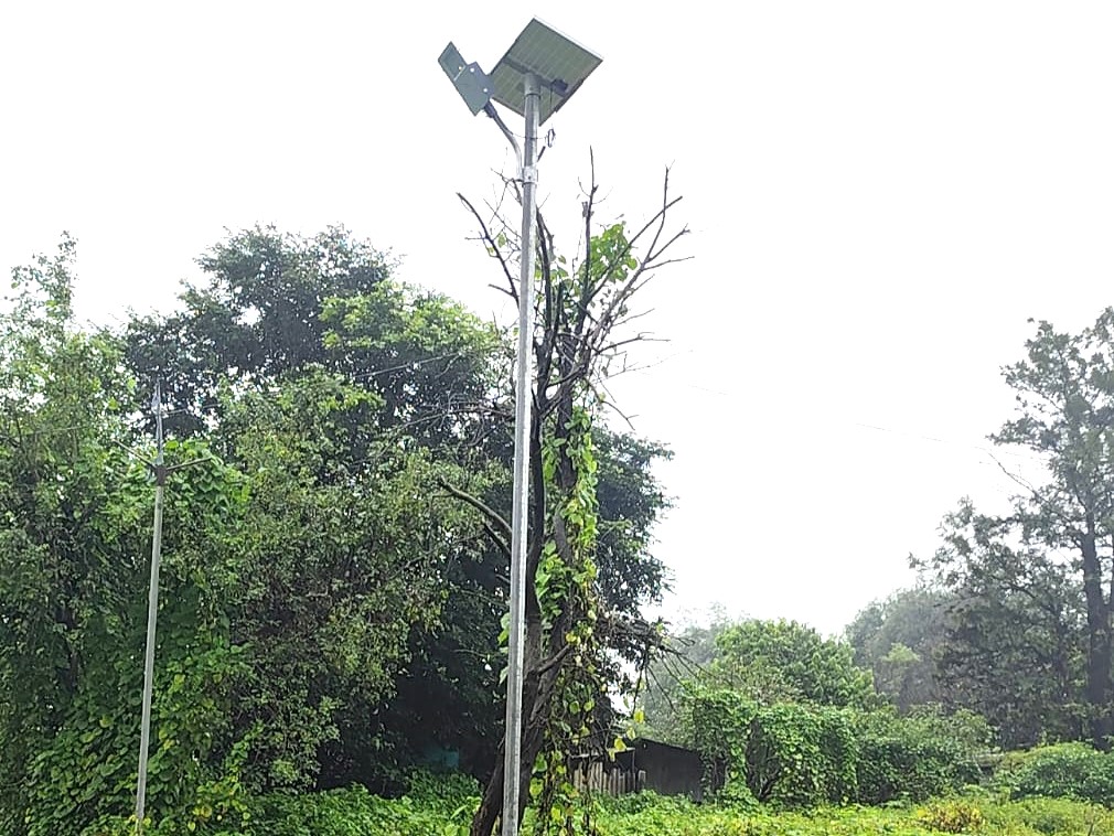 Properly maintained 60W solar street light installed at Vani Nashik Maharashtra -- Xera Tech